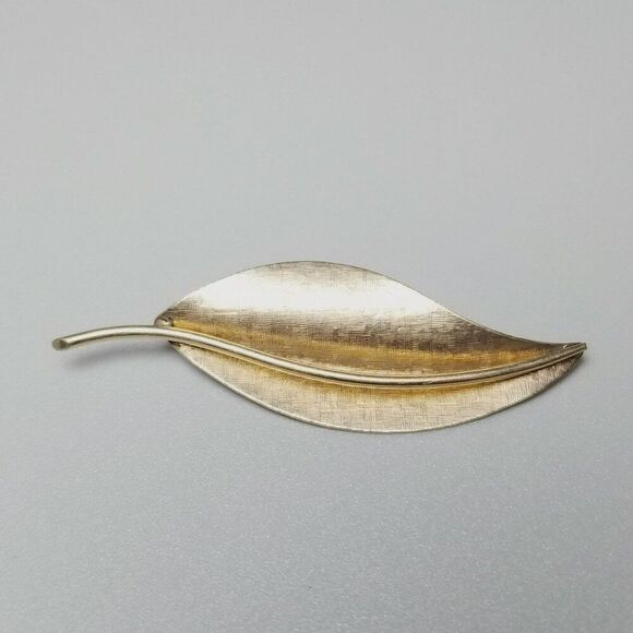 Vintage Van Dell Yellow Gold Filled Leaf Shape Brooch, Signed Lapel Pin, Estate - Picture 1 of 7